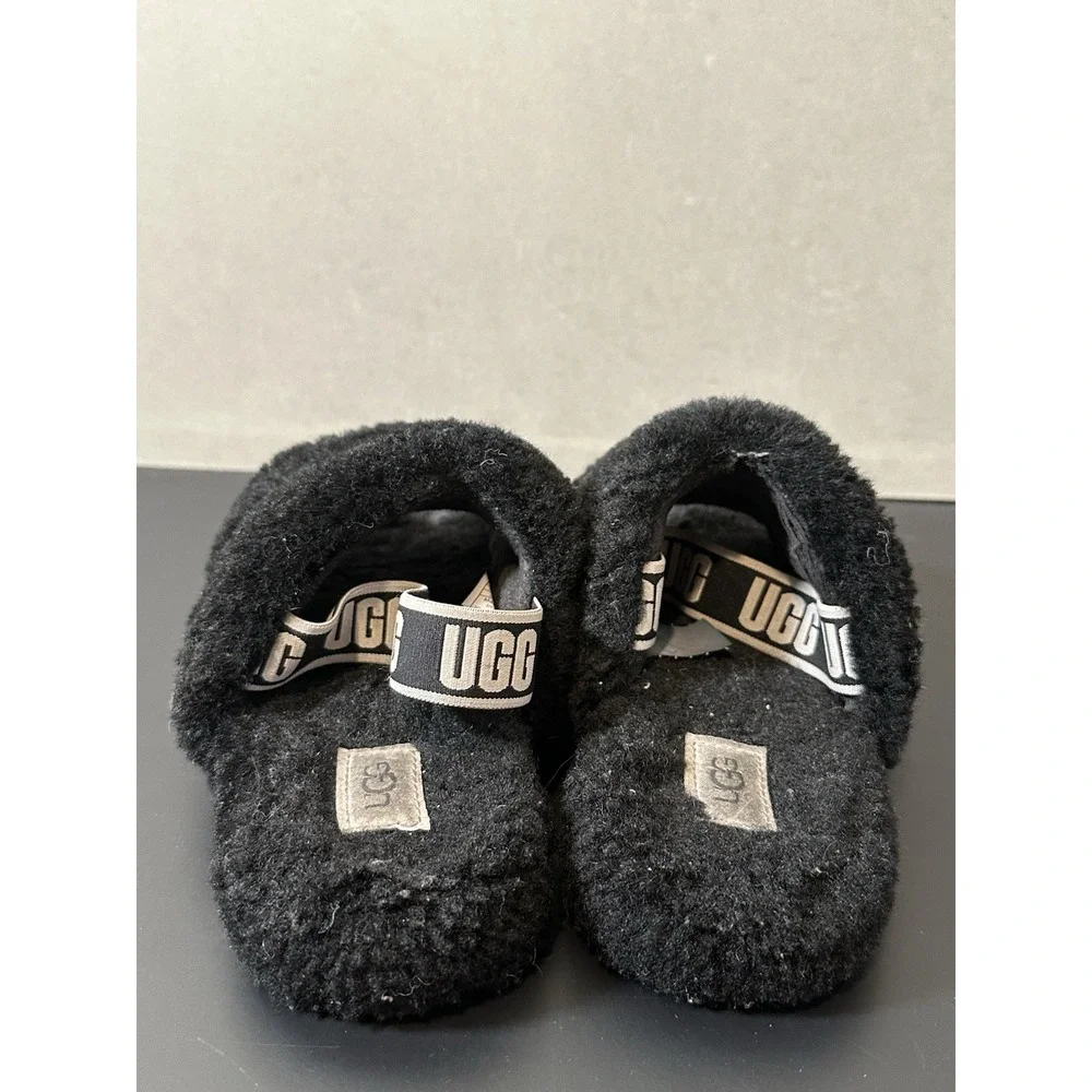 Ugg‎ Fluffy Slides Size 3